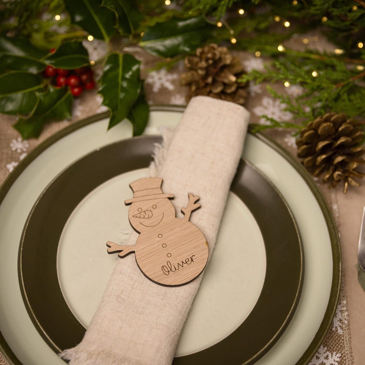 Wooden place setting in shape of a snowman