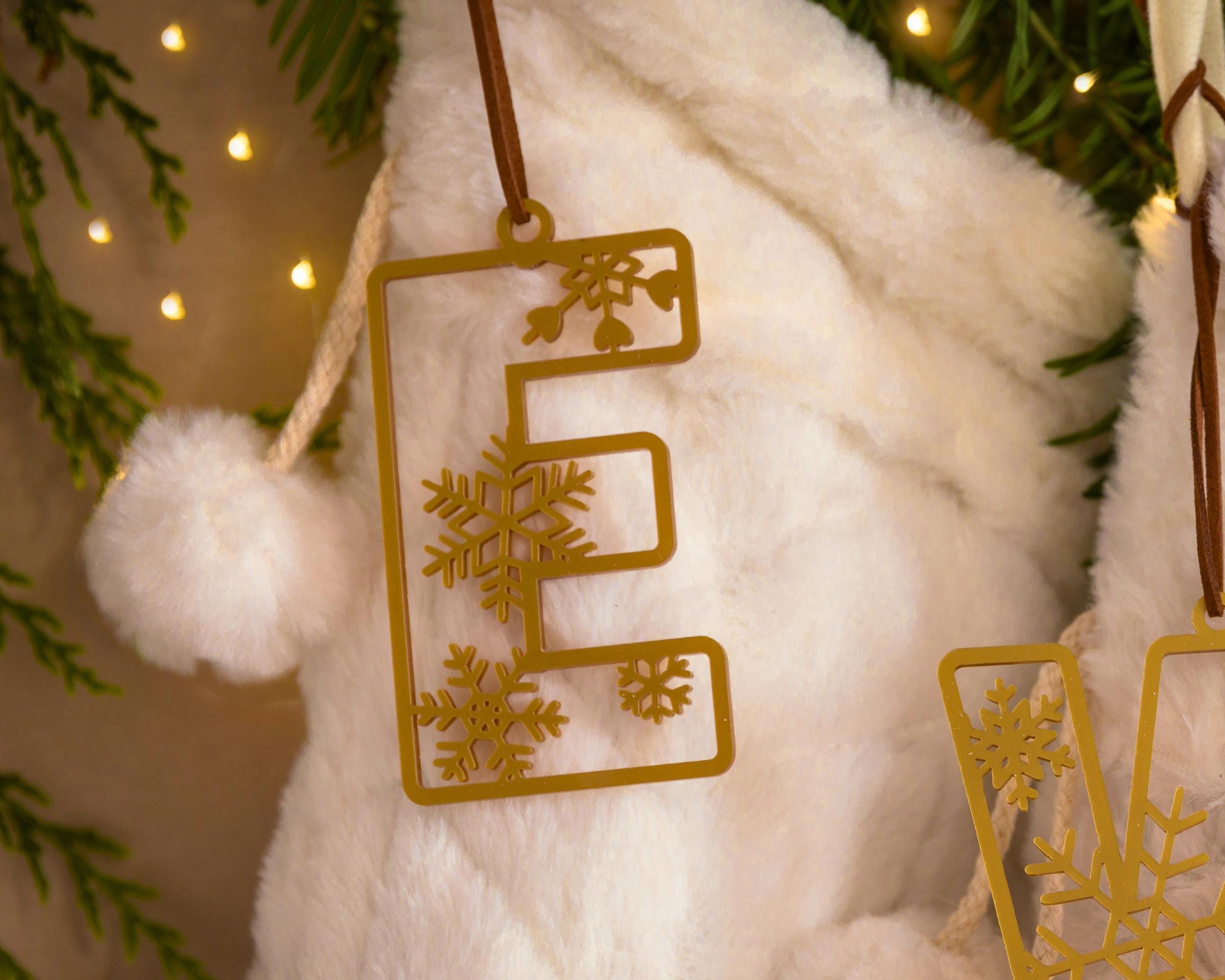 Snowflake design gold stocking tag